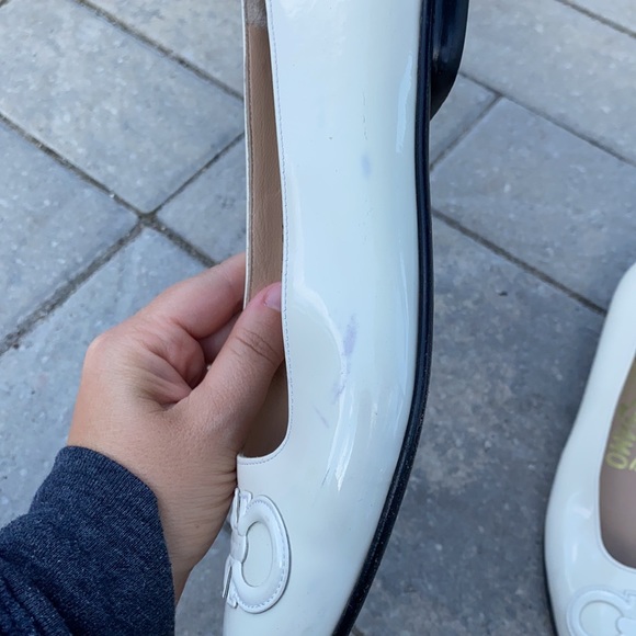 Salvatore Ferragamo white flats - Picture 5 of 6